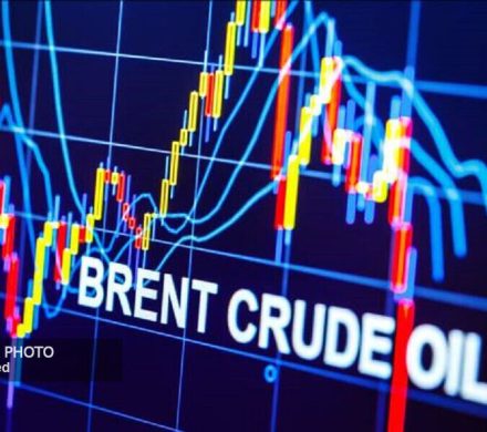 تثبیت قیمت نفت در نزدیک ۷۷ دلار
