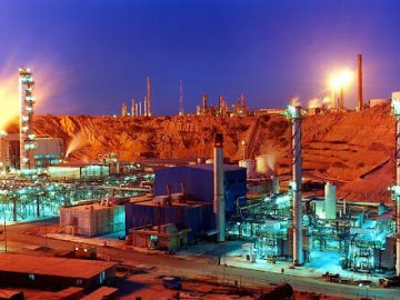 آتش سوزی در پتروشیمی خارک مهار شد