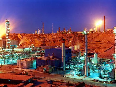 آتش سوزی در پتروشیمی خارک مهار شد