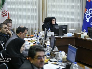 ویژگی های صنعت نفت در تصمیم گیری ها لحاظ شود