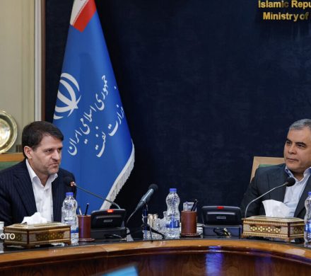 📌کارکنان صنعت نفت ایثارگرانه پای کار ایستادند/ ضرورت تقویت نقش تنظیم‌گری شرکت ملی صنایع پتروشیمی